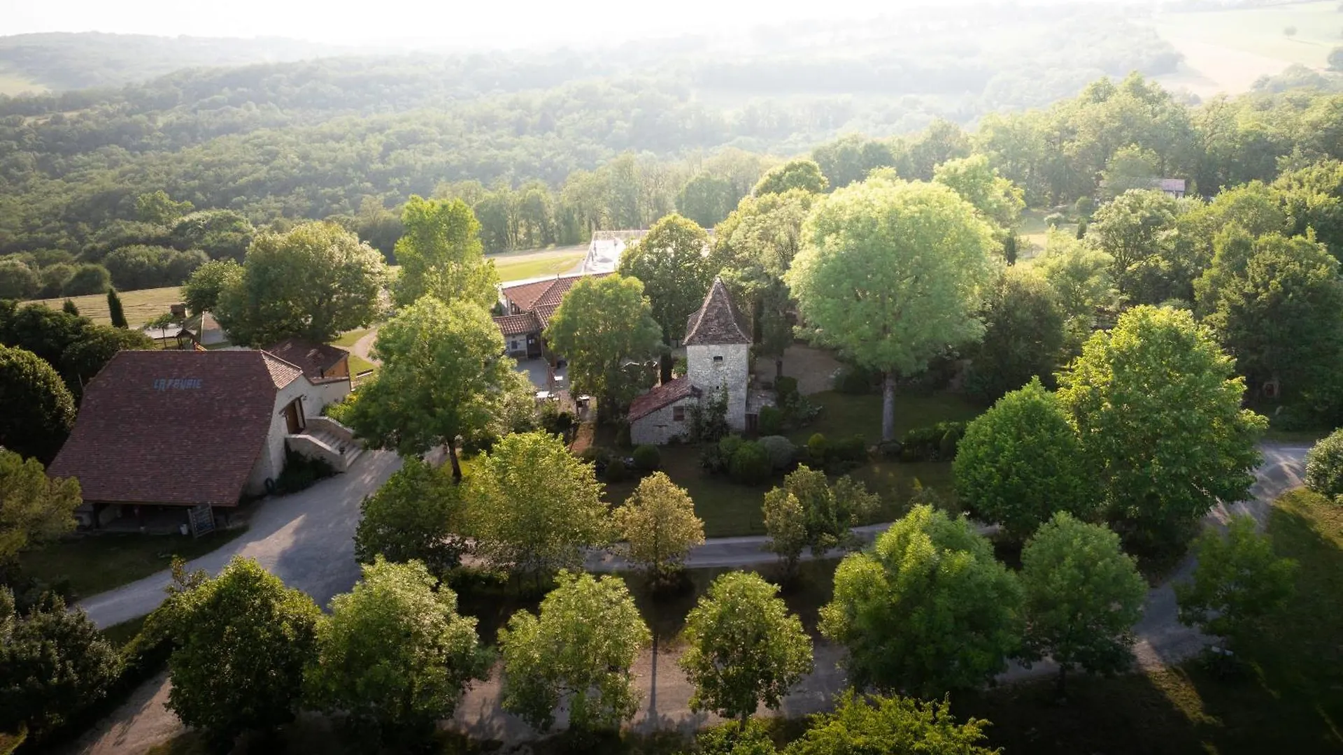 Camping Hotel Domaine De La Faurie Séniergues